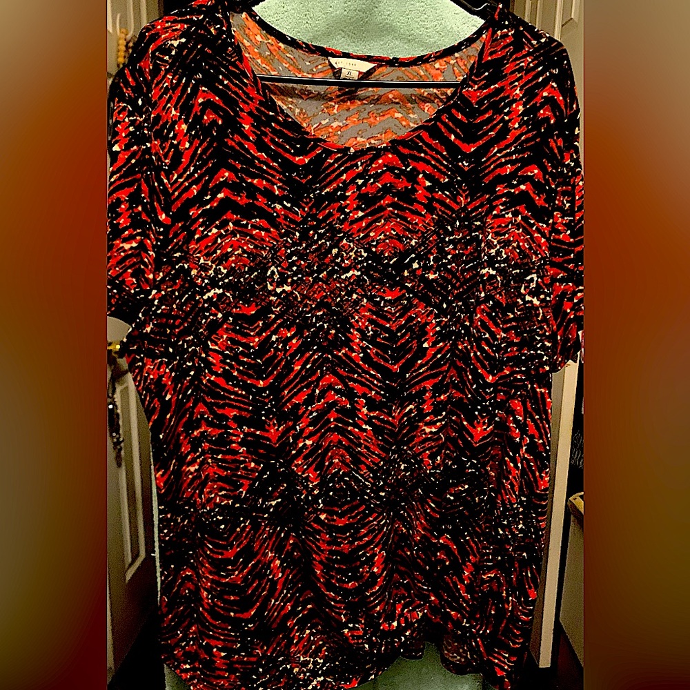 Cato-Women's Brick Red and Black Patterned Top with cinched waist design